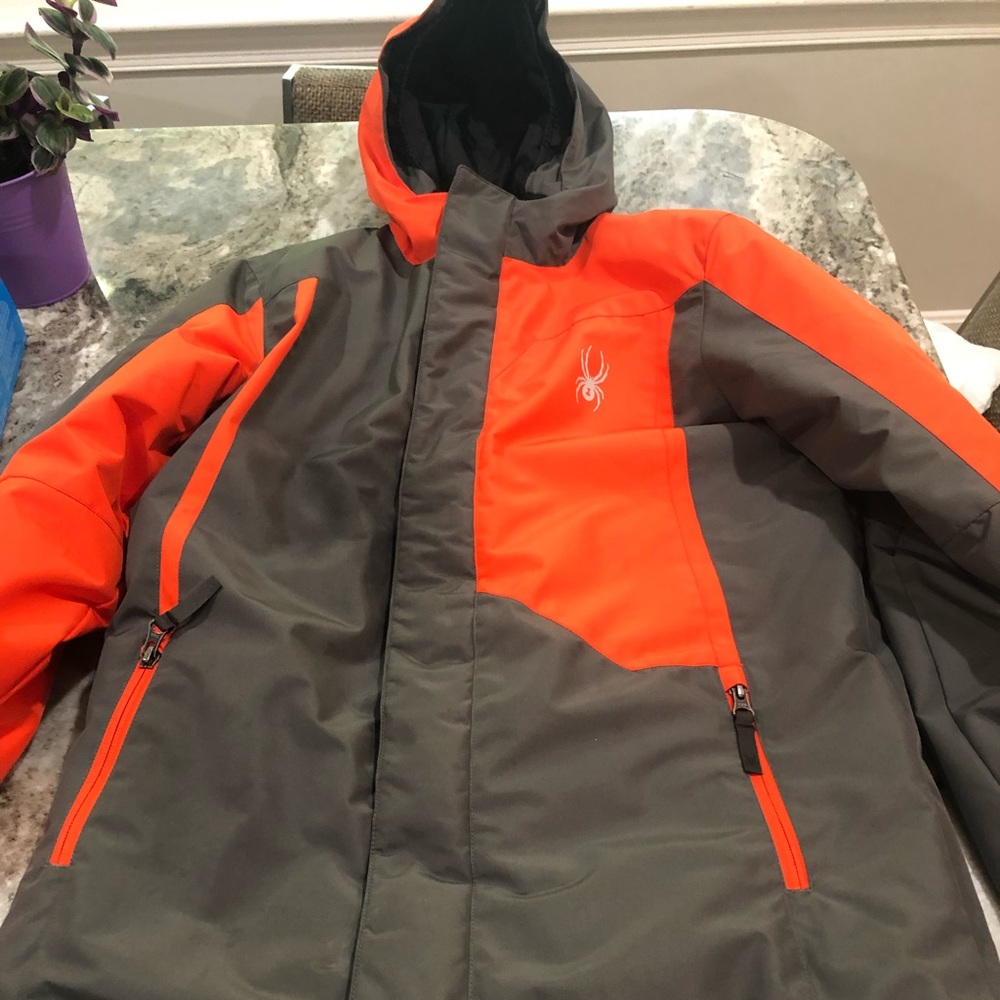 Winter jacket Boys size 18 Brand:Spyder